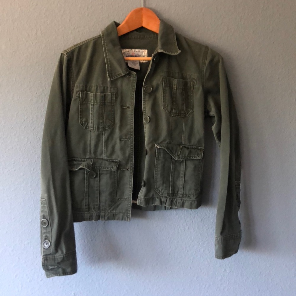 Semi cropped army green jacket